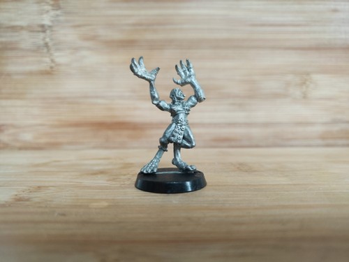 Chaos daemonette of - daemonette,